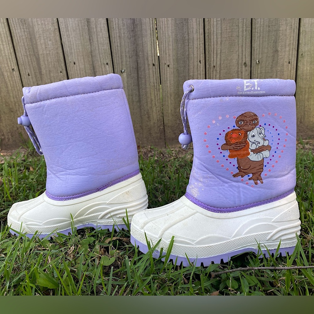 Vintage Universal Studios, *RARE* E.T. Extra-terrestrial, moon boots.